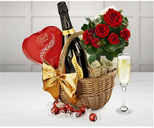 Valentine's Day Lovers' Roses & Chocolate Hamper With Prosecco
